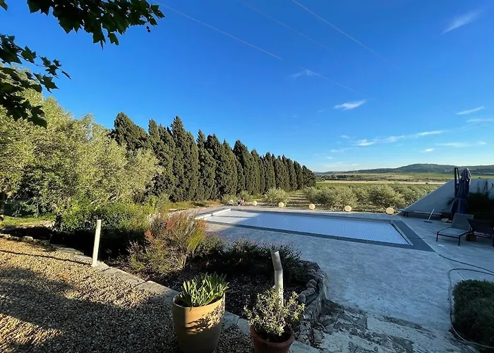 Maison Viticole Dans Le Sud De La France Avec Grand Piscine Moussan